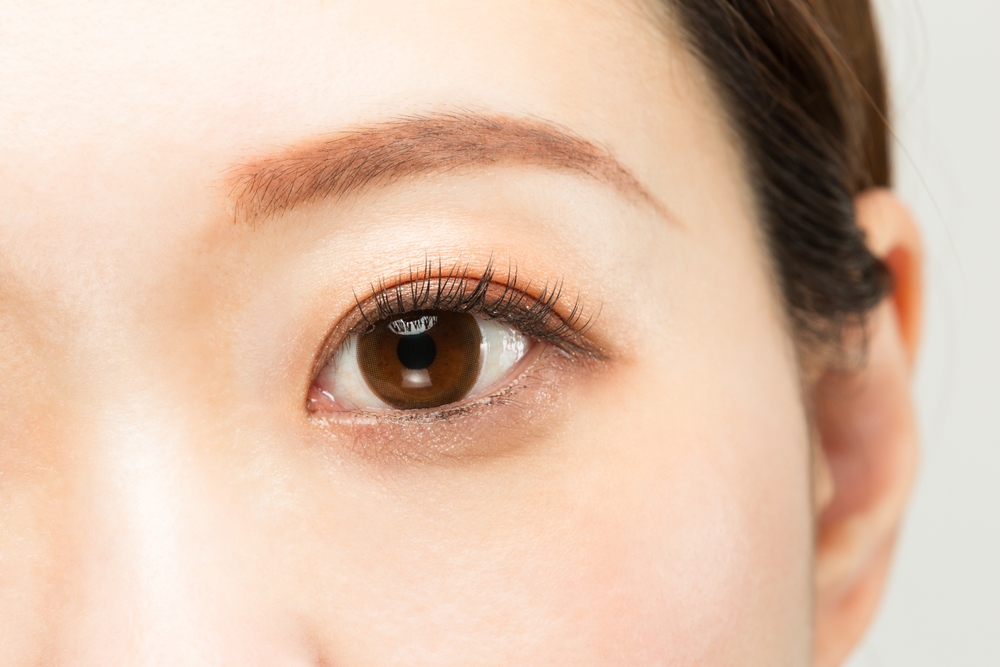 หลังทำตาสองชั้น หญิงสาวก็รู้สึกมีความมั่นใจมากขึ้น